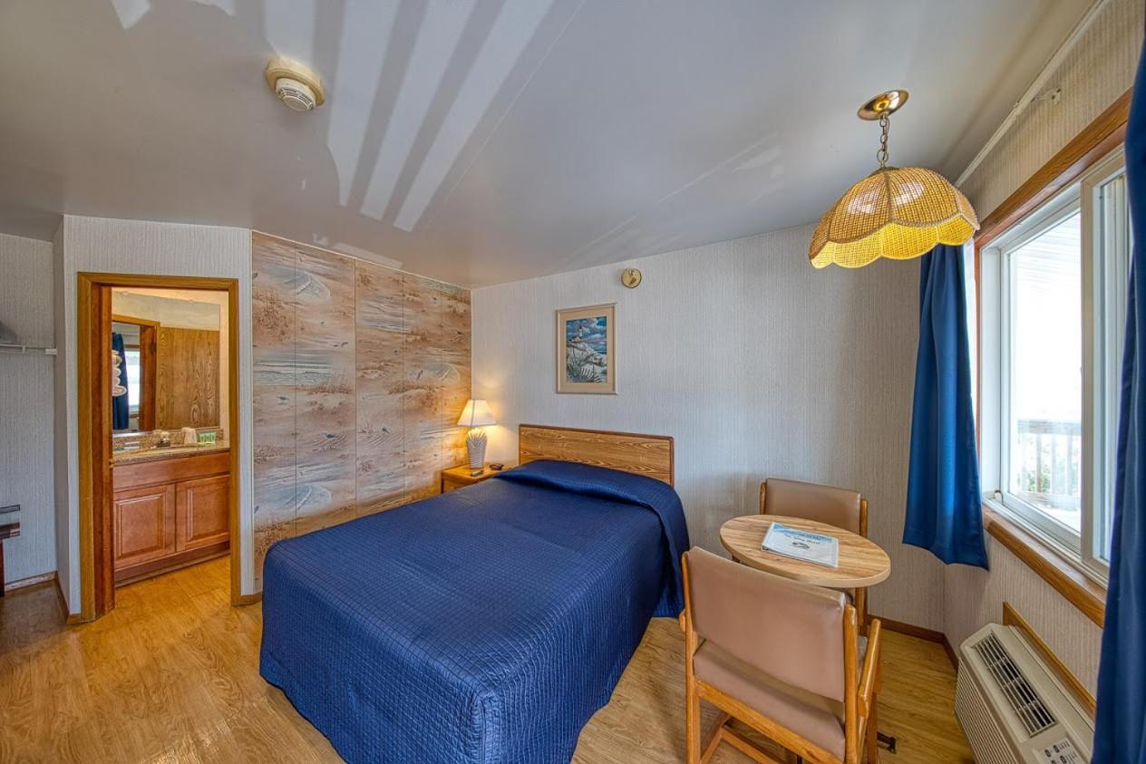 Sea Spray Motel 2*